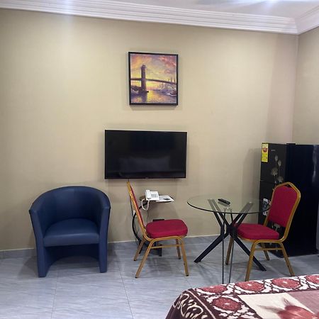 Bonsukoda Lodge Madina Екстериор снимка