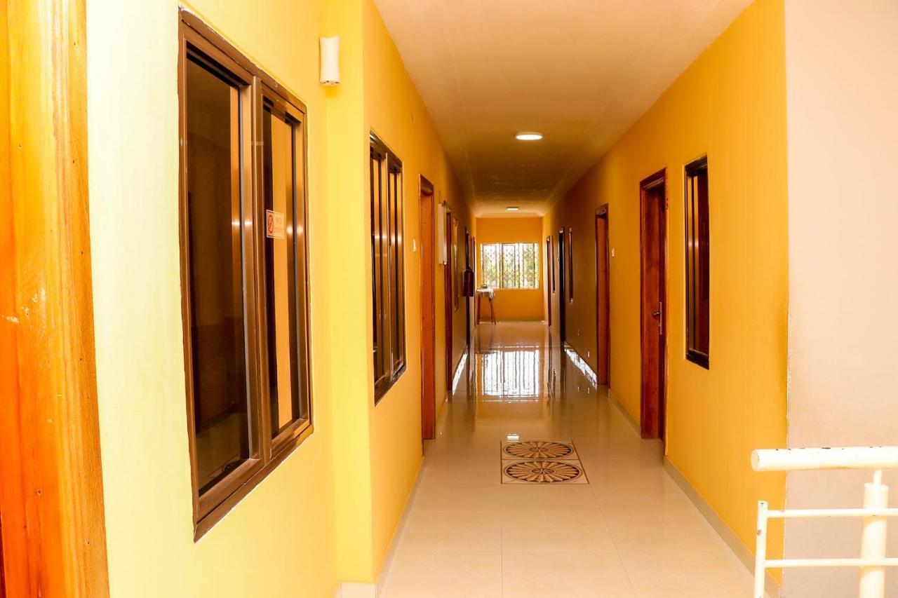 Bonsukoda Lodge Madina Екстериор снимка