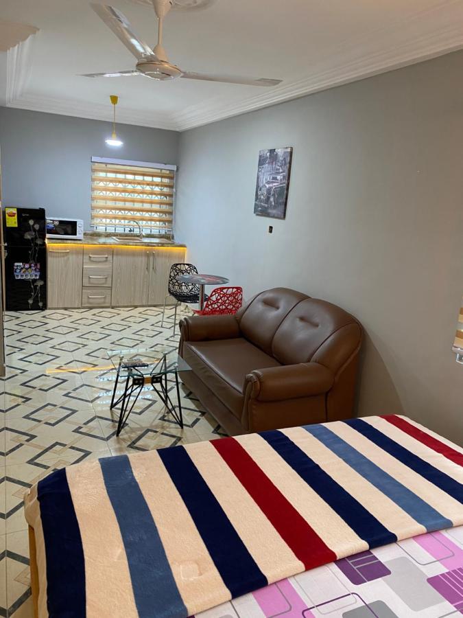 Bonsukoda Lodge Madina Екстериор снимка