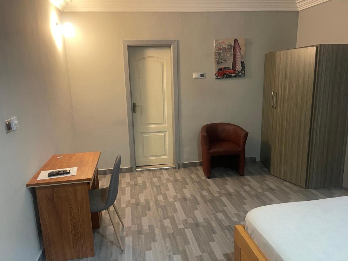 Bonsukoda Lodge Madina Екстериор снимка