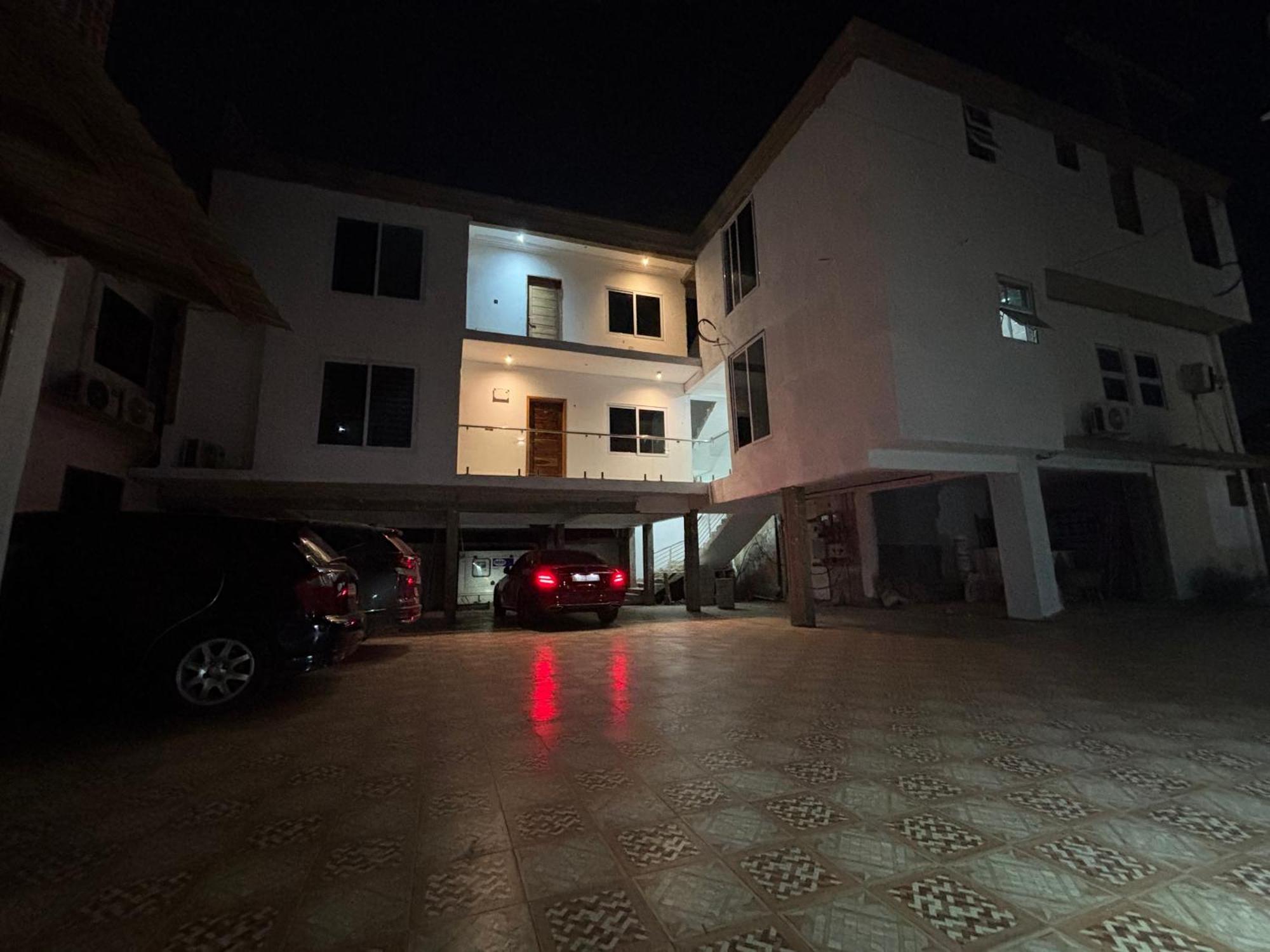 Bonsukoda Lodge Madina Екстериор снимка