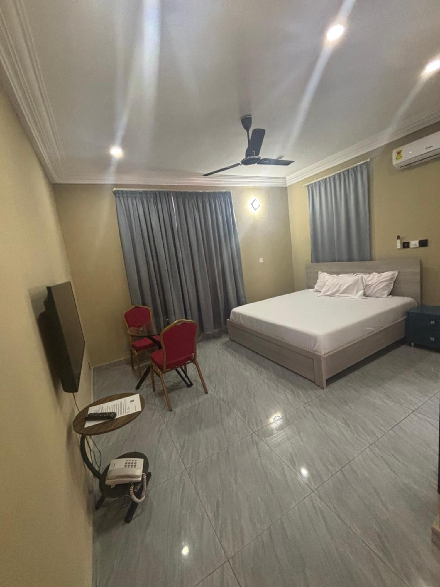 Bonsukoda Lodge Madina Екстериор снимка