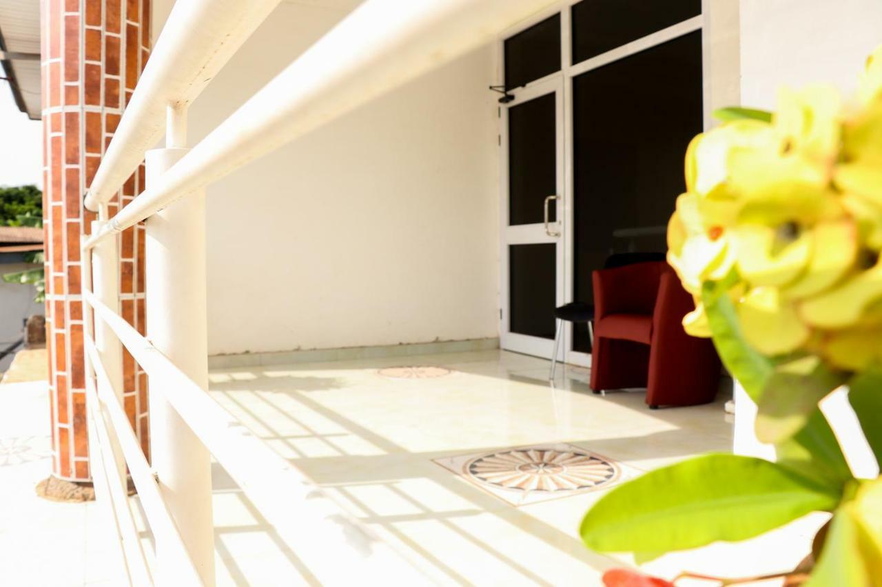Bonsukoda Lodge Madina Екстериор снимка